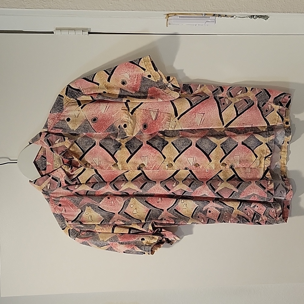 Authentic vintage Hawaaian men's shirt bt Kahala, 100% rayon, size small